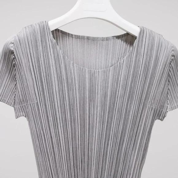Issey Miyake Pleats Please Silver Grey Top - Picture 3 of 8